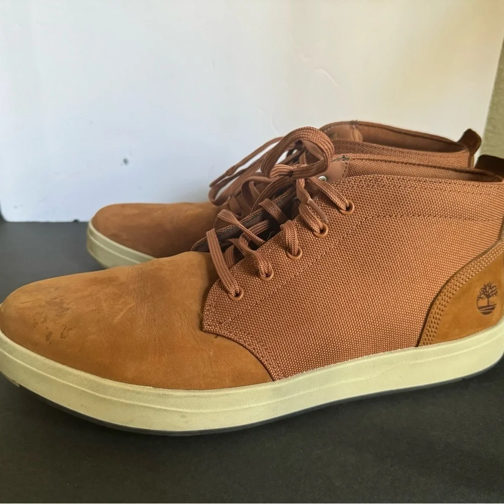 Timberland Men Davis Square Fabric and Leather Chukka Boots